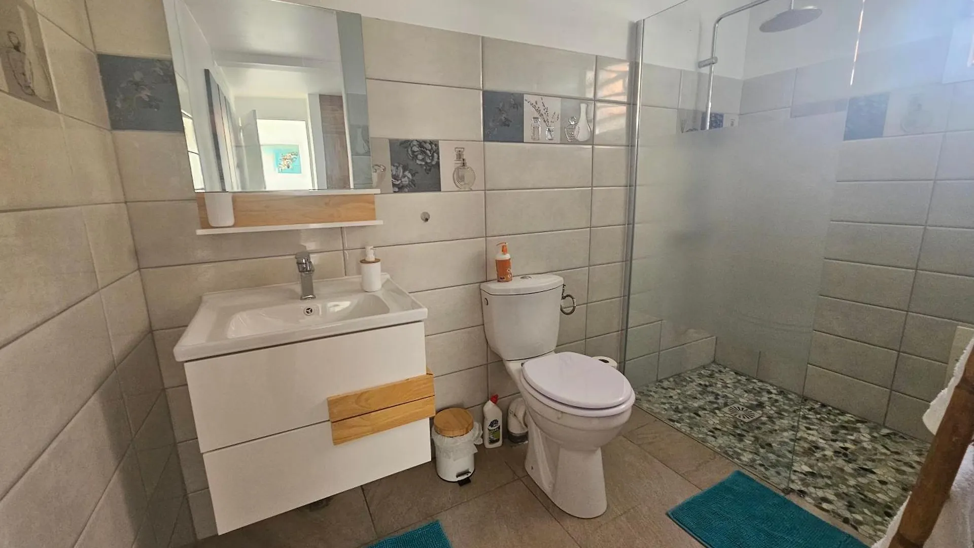 Appartement Bleu Corail Avec Jacuzzi Ле-Труаз-Иле